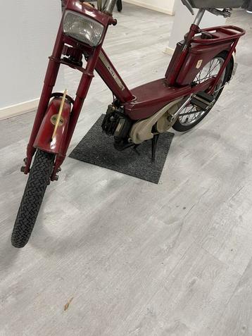 Mooie patina Peugeot 102 beschikbaar voor biedingen