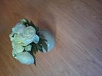Grijs vaasje met een bosje kunstbloemen, Overige kleuren, Aardewerk of Porselein, Ophalen of Verzenden, Zo goed als nieuw