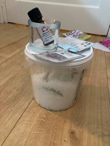 Diy candle making kit beschikbaar voor biedingen