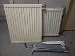 Twee radiatoren met toebehoren, Doe-het-zelf en Verbouw, Verwarming en Radiatoren, Ophalen, 30 tot 80 cm, Gebruikt, Radiator