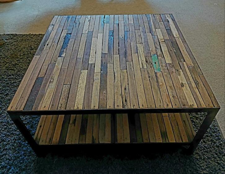 Unieke salontafel - recycled hout - industrieël, Huis en Inrichting, Tafels | Salontafels, Zo goed als nieuw, Minder dan 50 cm