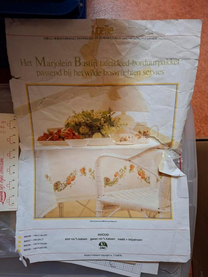 Marjolein Bastin Tafelkleed Borduurpakket, Hobby en Vrije tijd, Borduren en Borduurmachines, Gebruikt, Borduurpakket, Handborduren