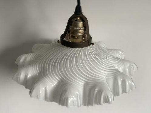 Art Deco hanglamp Frans opaline glas, Huis en Inrichting, Lampen | Hanglampen, Gebruikt, Minder dan 50 cm, Glas, Metaal, Verzenden