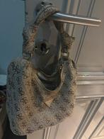 Leuk tasje guess, Sieraden, Tassen en Uiterlijk, Tassen | Damestassen, Verzenden, Zo goed als nieuw, Zwart, Schoudertasje