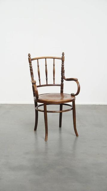 Prachtige antieke houten design stoel van Mundus voor Thonet beschikbaar voor biedingen