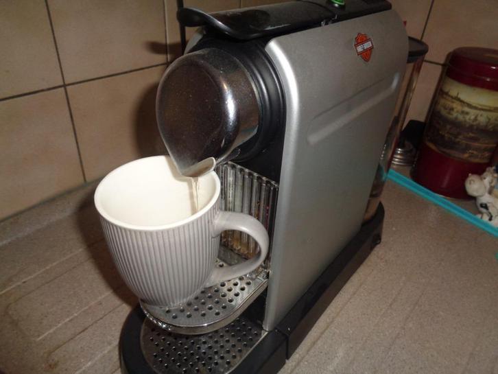 Krups Nespresso XN7002, Witgoed en Apparatuur, Koffiezetapparaten, Zo goed als nieuw, Koffiepads en cups, Espresso apparaat, 4 tot 10 kopjes