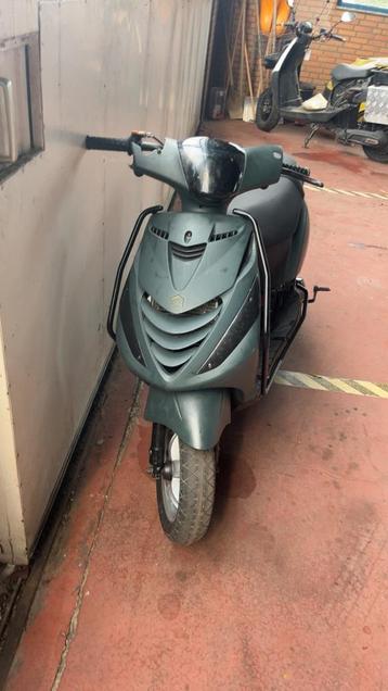 Zip 125 lc beschikbaar voor biedingen