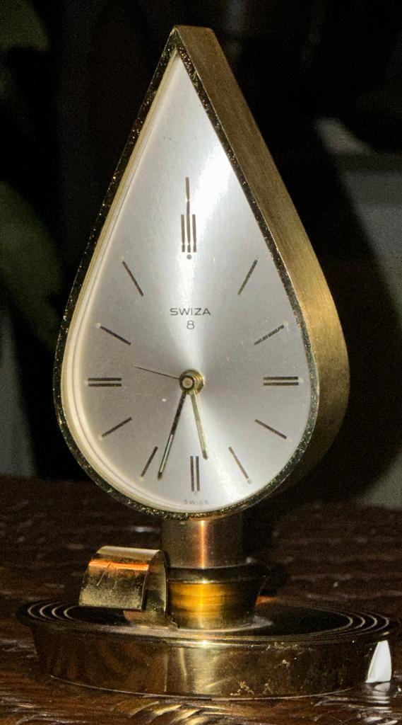 SWIZA 8 tafelklok messing kandelaar model zeldzaam Swiss mad, Antiek en Kunst, Antiek | Klokken, Ophalen