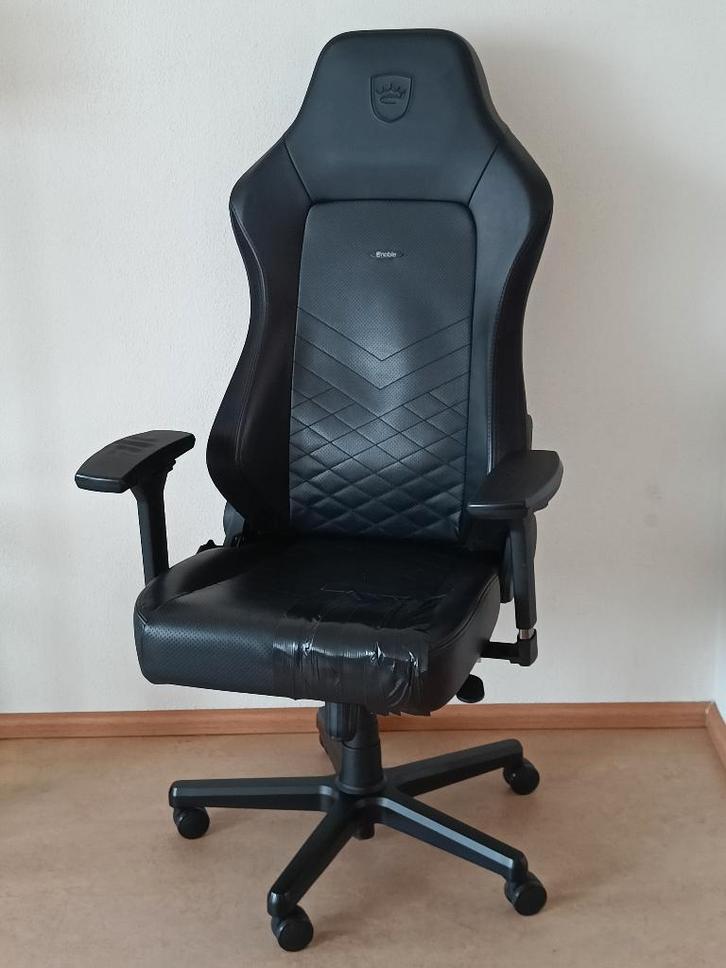 Noblechairs Hero gaming bureaustoel met mankementen, Huis en Inrichting, Bureaustoelen, Gebruikt, Zwart, Gaming bureaustoel, Ophalen