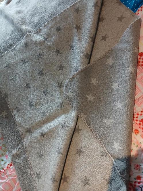 Prénatal deken 100x150 grijs sterren, Kinderen en Baby's, Dekens, Slaapzakjes en Inbakerproducten, Zo goed als nieuw, Deken, 100 cm of meer