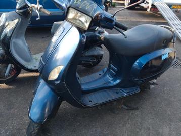 Diverse imitatie vespa s scooter onderdelen te koop gy6 4tak beschikbaar voor biedingen