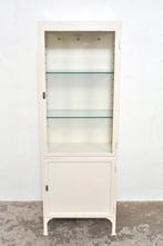 Vintage apothekerskast vitrinekast dokterskast medicijnkast, Gebruikt, Ophalen of Verzenden