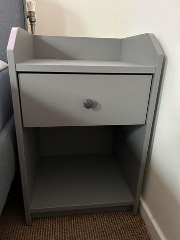 2 Nachtkastjes, grijs, 40x36 cm IKEA Hauga beschikbaar voor biedingen