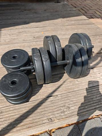 Verstelbare dumbells, 15kg per stuk, totaal 30kg beschikbaar voor biedingen