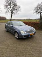 Mercedes-Benz E-Klasse 2.6 E240 Sedan AUT 2003 Blauw, Auto's, Mercedes-Benz, Automaat, Achterwielaandrijving, 2597 cc, Particulier