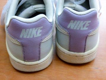 Nike maat 38 grijs, met paarse accenten sneakers beschikbaar voor biedingen