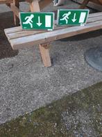 Nooduitgang  borden 2 stuks met lamp, Doe-het-zelf en Verbouw, Bouwverlichting, Ophalen of Verzenden, Zo goed als nieuw