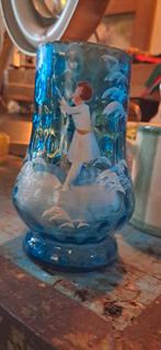 Blauw glazen vaasje met kind afbeelding/spelen in de sneeuw., Ophalen of Verzenden