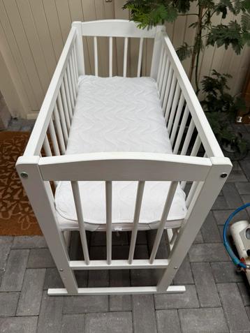 Kinderwieg / co-sleeper beschikbaar voor biedingen