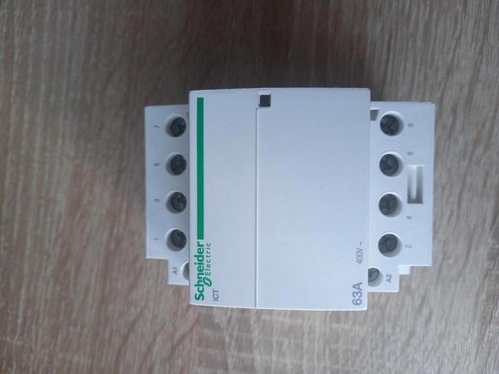 Magneet schakelaar/Contactor., Hobby en Vrije tijd, Elektronica-componenten, Zo goed als nieuw, Ophalen of Verzenden