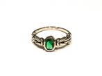 Zilveren ring met groene steen, 18 tot 19, Ophalen of Verzenden, Zo goed als nieuw, Dame