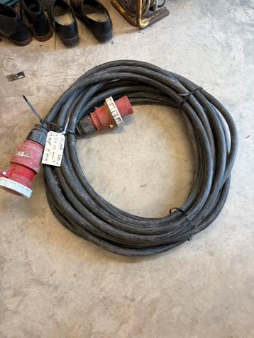 25 mtr zware 380 volt kabel 5 x 10mm2 met 63 amp stekkers beschikbaar voor biedingen