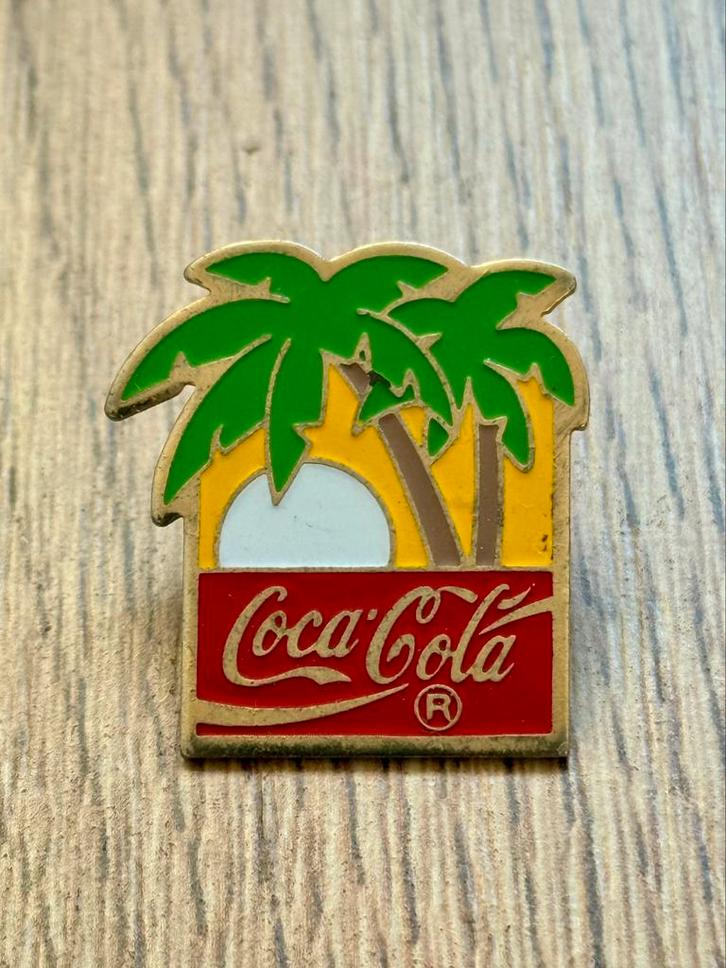 Coca Cola Vintage Pin Palms, Verzamelen, Speldjes, Pins en Buttons, Gebruikt, Speldje of Pin, Merk, Ophalen of Verzenden