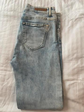 Vinted redesigned jeans van C.O.J. W31 L28 beschikbaar voor biedingen
