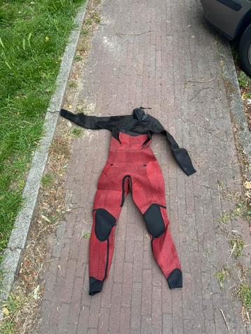 Wetsuit 5/3 mm (xs/s) beschikbaar voor biedingen