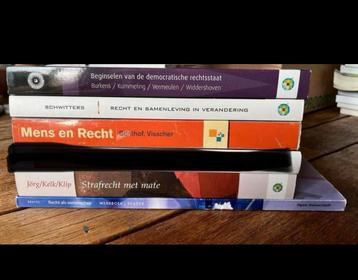 Open uni recht pakket boeken beschikbaar voor biedingen