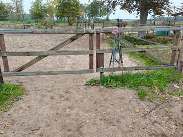 Houten hekken  beschikbaar voor biedingen