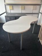 Bureau met organische vorm, Ophalen