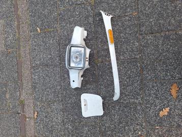 Diverse witte vespa s kappen beschikbaar voor biedingen