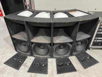 Martin Audio W8S 18"/15" sub incl. wheels (6x) beschikbaar voor biedingen