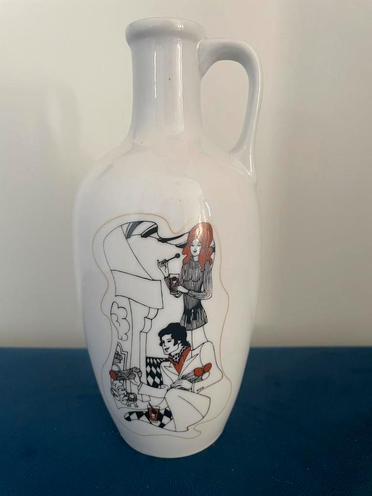 Mispelblom | porseleinen kruikje met oor | 1970-design, Antiek en Kunst, Curiosa en Brocante, Ophalen of Verzenden