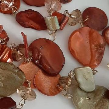 Dubbele schelpen ketting Aardetinten beschikbaar voor biedingen