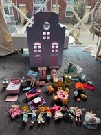 Le Toy Van Poppenhuis met veel accessoires en poppen, Kinderen en Baby's, Zo goed als nieuw, Ophalen