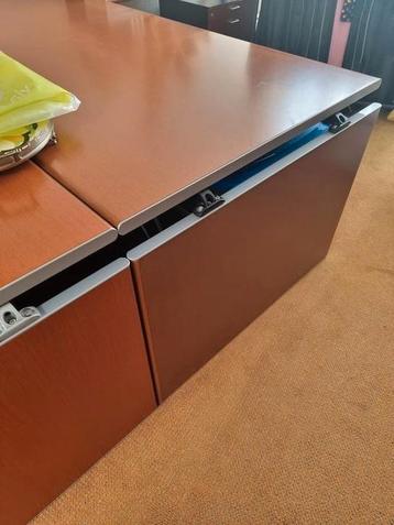 Mooi groot (210x95) bureau! Fijne werkplek!