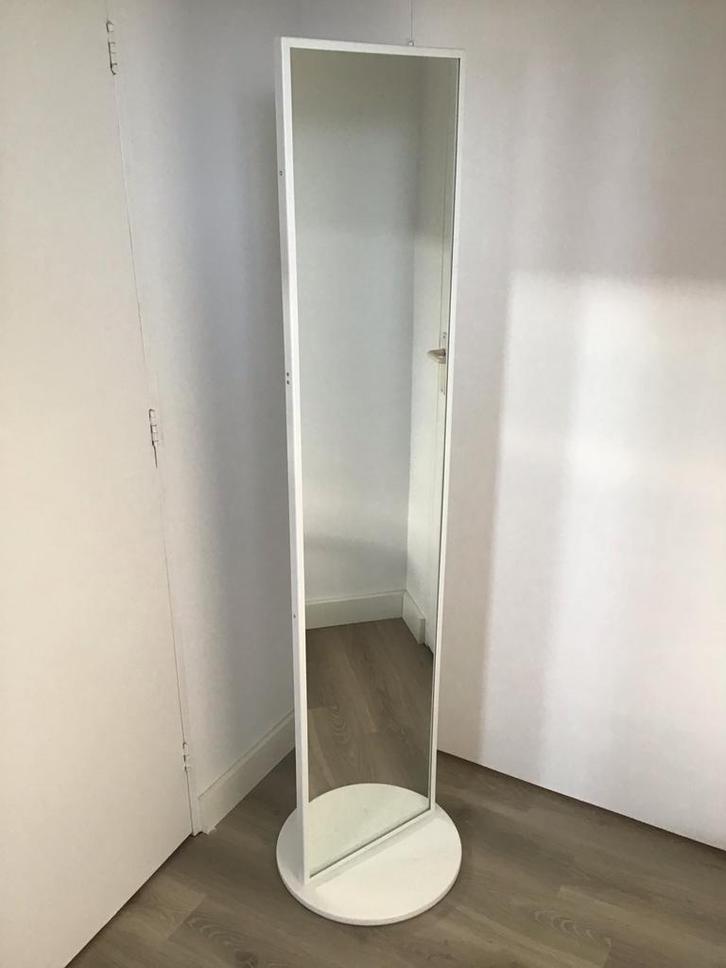 IKEA draaibare spiegel met kledingopslag - Zo goed als nieuw, Huis en Inrichting, Woonaccessoires | Kapstokken, Zo goed als nieuw