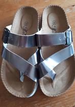 Slippers. Roze goud. Maat.35., Slippers, Overige kleuren, Nieuw, Ophalen of Verzenden
