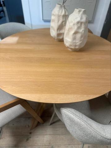 Showmodel Ethnicraft Mikado eiken ronde tafel beschikbaar voor biedingen