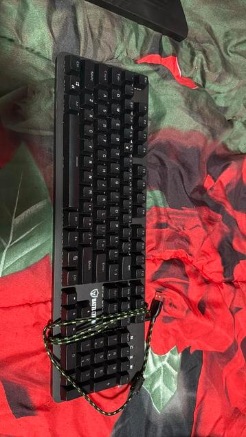 Battletron gaming toetsenbord beschikbaar voor biedingen