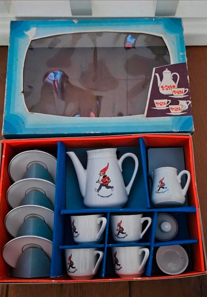KERST KADO: Thee serviesje Piggelmee- Vintage- porselein, Antiek en Kunst, Antiek | Porselein, Ophalen