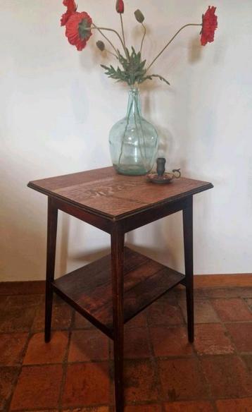 Sober strak eiken oude Hollandse bijzettafel muurtafeltje 

 beschikbaar voor biedingen