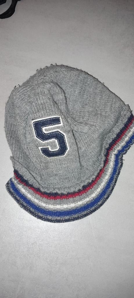 pet/ muts met nummer 5, Onbekend, Pet, Gedragen, One size fits all