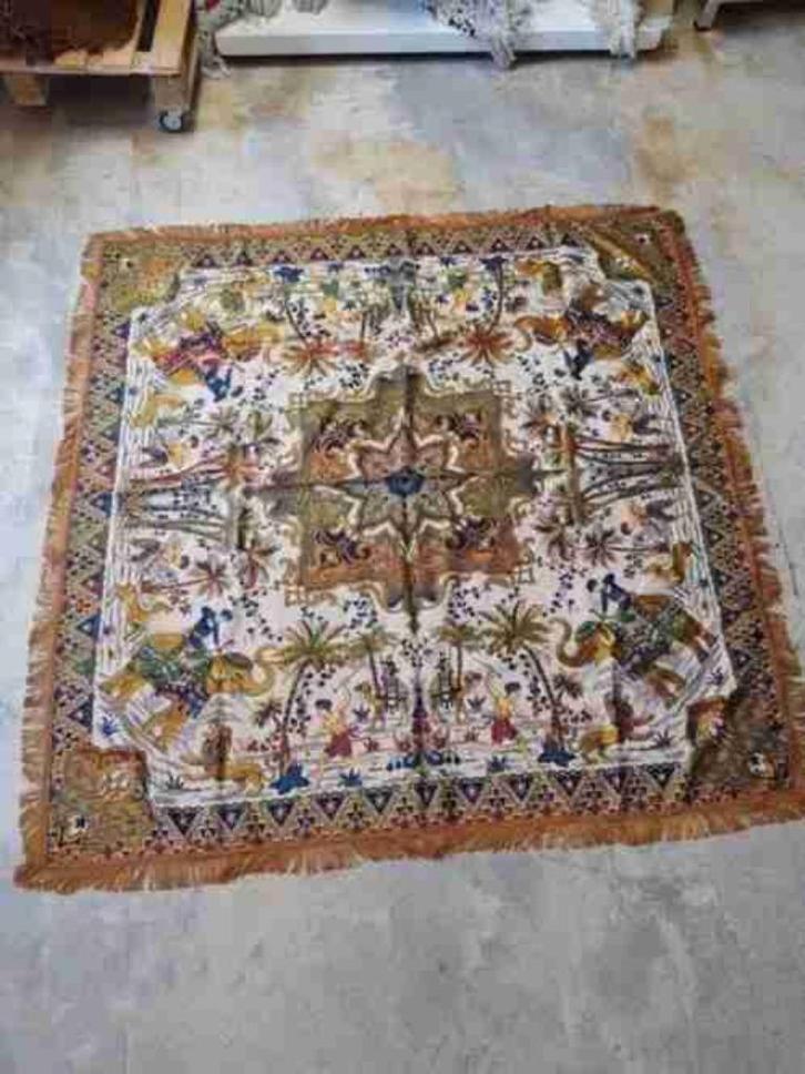 Boho tafelkleed goud India jachttafereel olifant leeuw, Huis en Inrichting, Tafelkleden, Gebruikt, Rechthoek, Ophalen of Verzenden