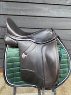 Bates dressuurzadel 17,5 inch, Dieren en Toebehoren, Paarden en Pony's | Zadels, Ophalen of Verzenden, Zo goed als nieuw, Dressuur