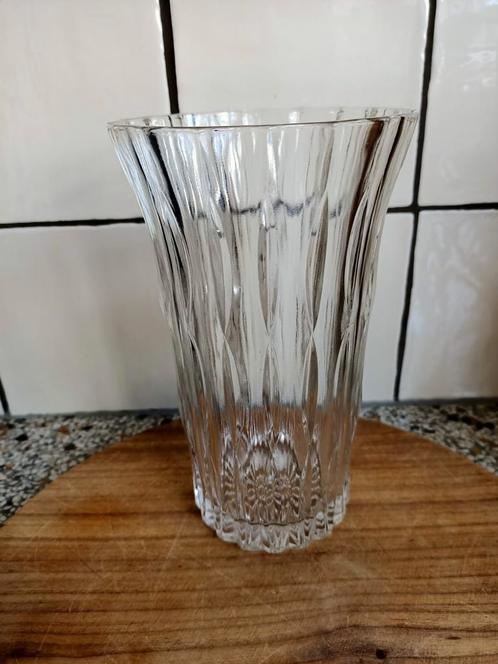 Vintage glazen vaas van zwaar glas., Antiek en Kunst, Antiek | Vazen, Ophalen of Verzenden