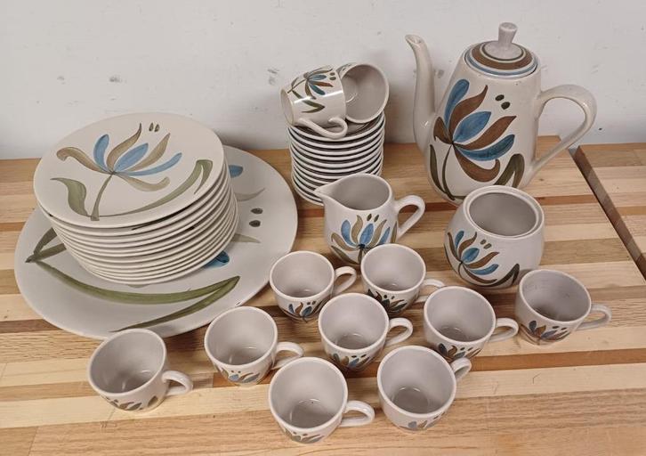 Longchamp keramisch servies - 38 delig, Antiek en Kunst, Antiek | Servies compleet, Ophalen of Verzenden