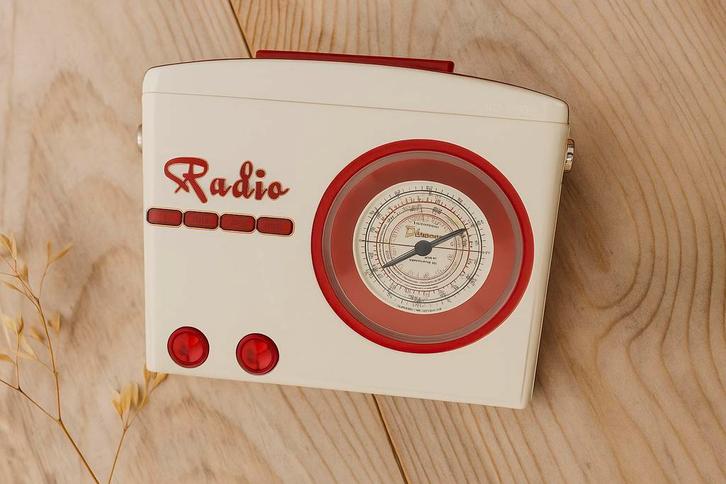 Vintage retro bewaarblik radio design wit rood uniek, Verzamelen, Blikken, Nieuw, Overige, Ophalen of Verzenden